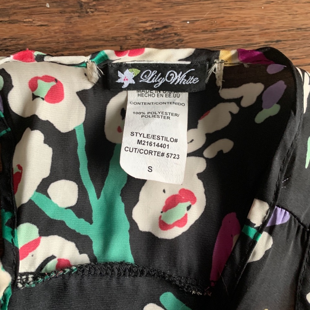 NWOT Lily White Zip Front Floral Razor back Tank - Picture 6 of 8